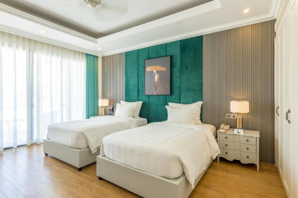 Tropicana Villa 3 Bedroom Beachfront VinWonders Ticket