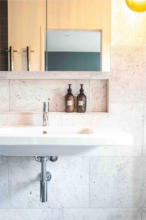 Romantic Retreat, Hot Tub, Glasshouse, Ensuite - Resim 11