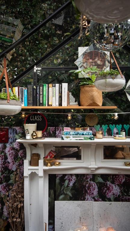 Romantic Retreat, Hot Tub, Glasshouse, Ensuite - Resim 16