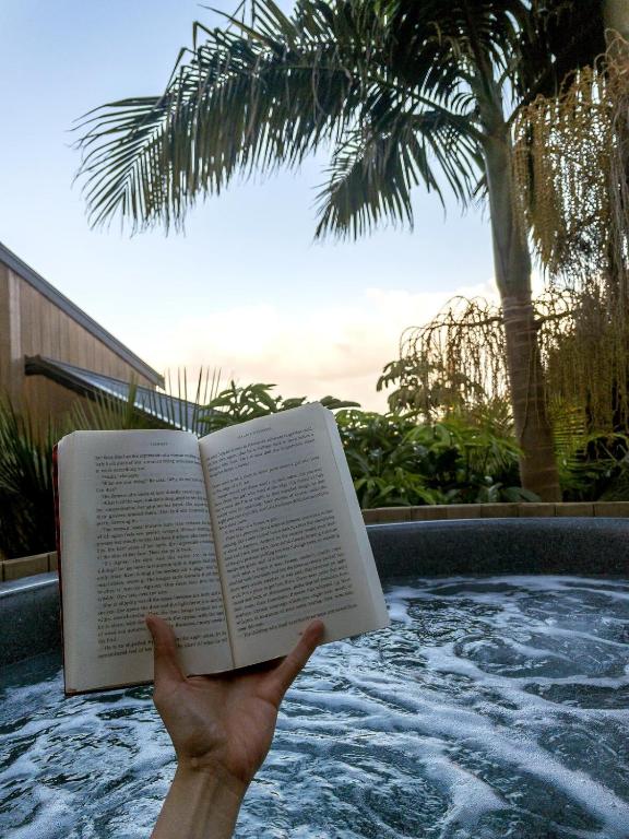 Romantic Retreat, Hot Tub, Glasshouse, Ensuite - Resim 20