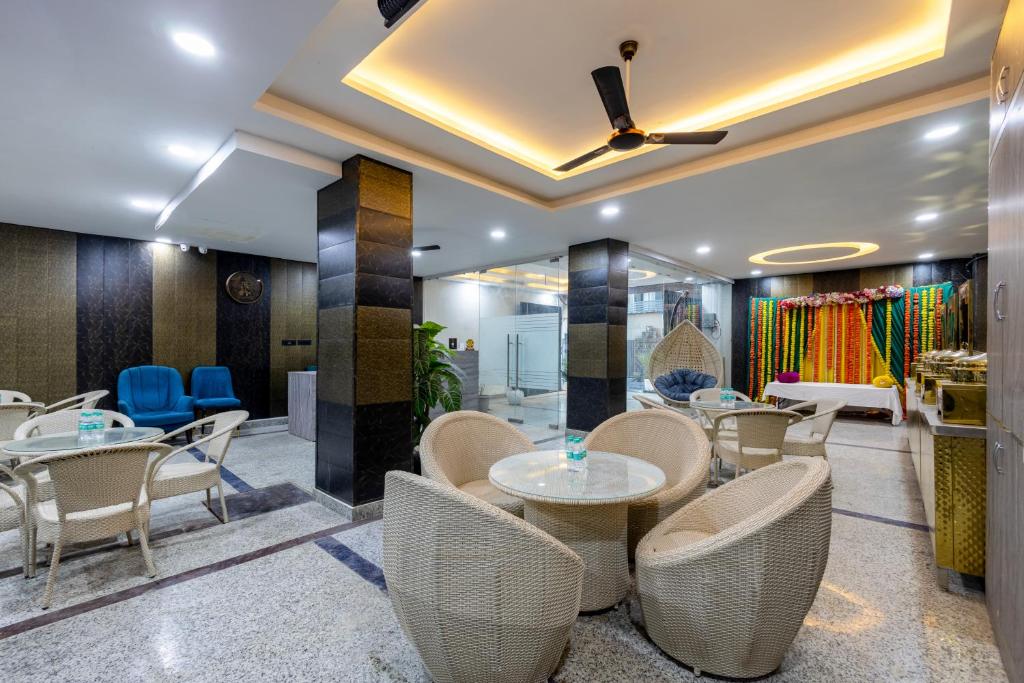 Posezení v ubytování Amaze Stays Noida Sector 70