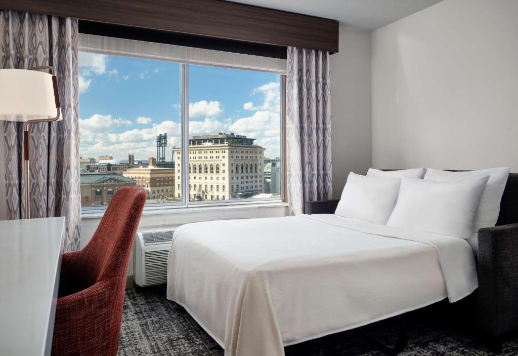 Hilton Garden Inn Detroit Downtown photo