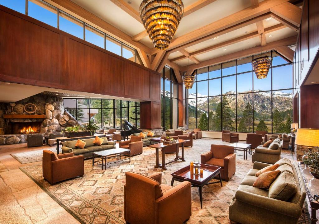 Posezení v ubytování Everline Resort and Spa, Lake Tahoe