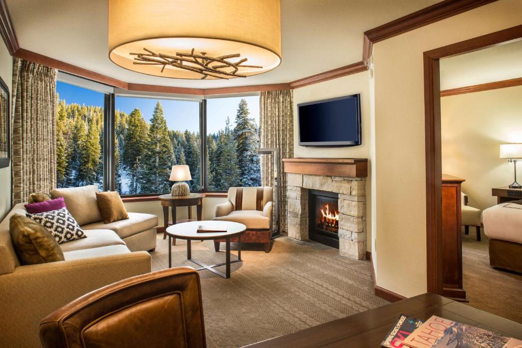 Posezení v ubytování Everline Resort and Spa, Lake Tahoe