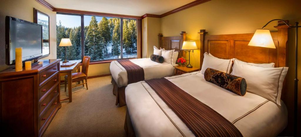 Postel nebo postele na pokoji v ubytování Everline Resort and Spa, Lake Tahoe