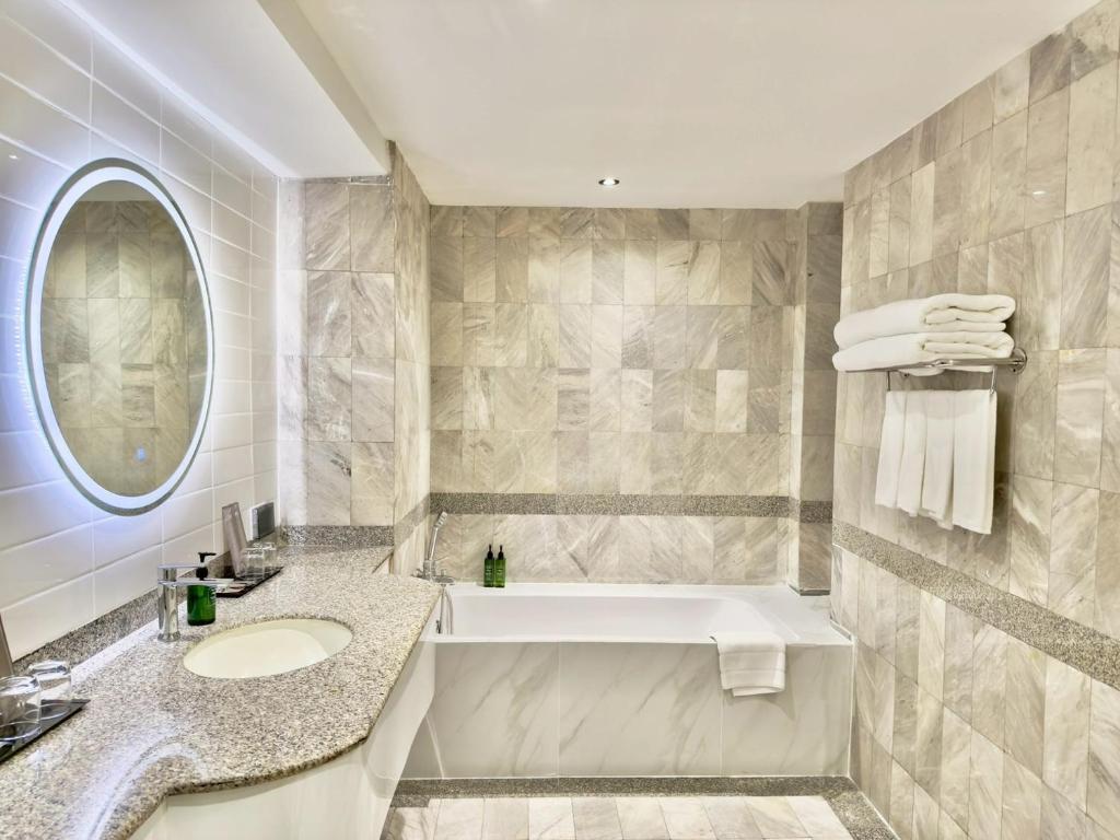 The Quarter Saphankhwai by UHG - Resim 2