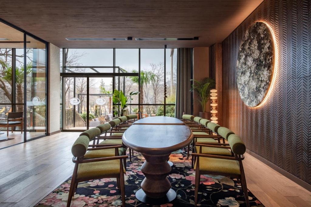 Posezení v ubytování Swissôtel Tbilisi