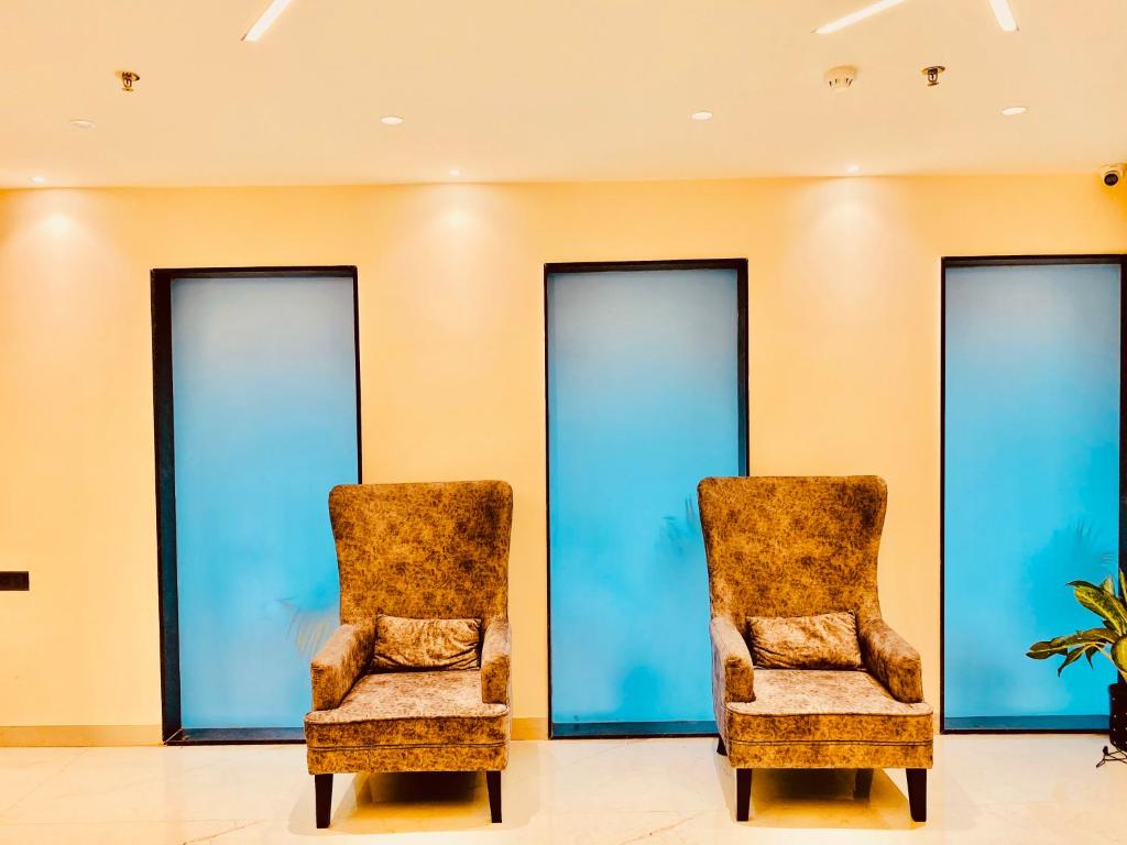 Posezení v ubytování White Crest Amritsar - 300 mtr from golden temple ! Prime location ! parking ! hygenic rooms !