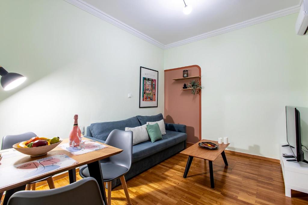 Aris123 by Smart Cozy Suites - Apartments in the heart of Athens - 5 minutes from metro - Available 24hr - Resim 15