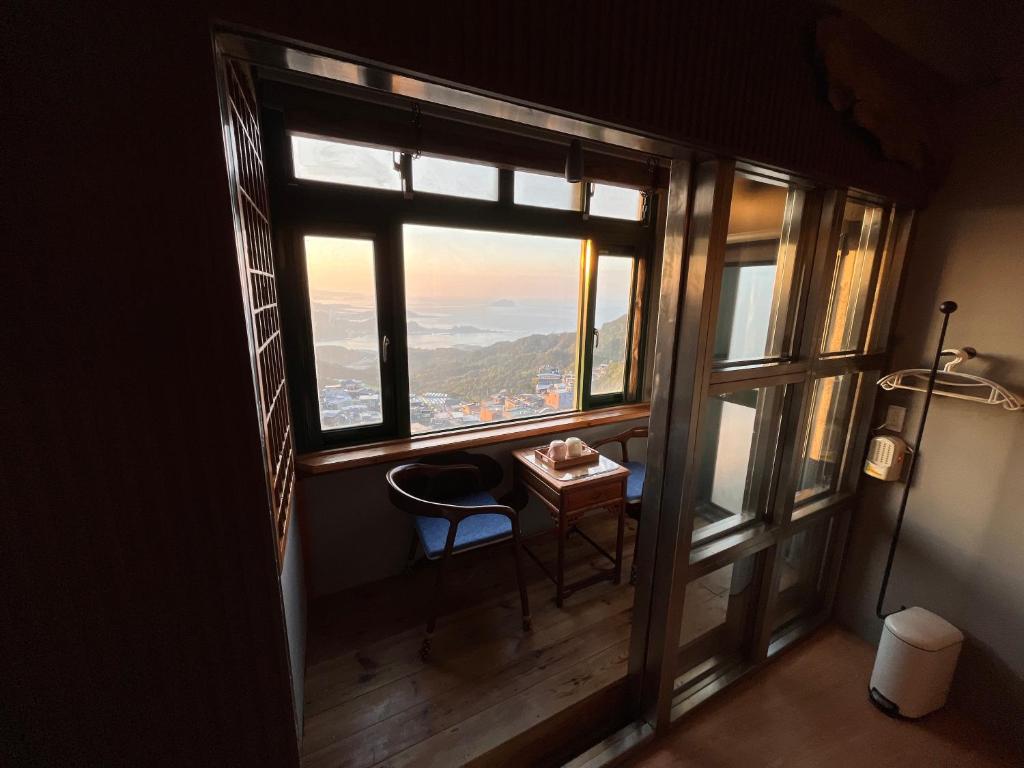 Nespecifikovaný výhled na hory nebo výhled na hory při pohledu z bed and breakfast