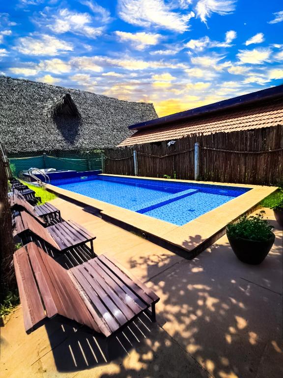 Bazén v ubytování Pondy Jungle Resort with Swimming pool nebo v jeho okolí