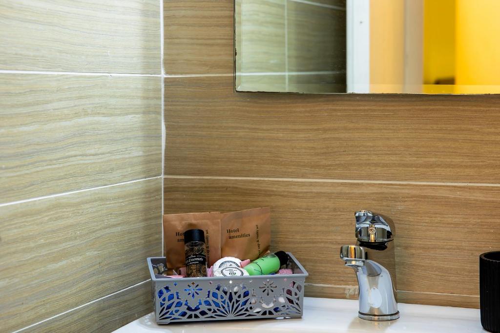 Aris123 by Smart Cozy Suites - Apartments in the heart of Athens - 5 minutes from metro - Available 24hr - Resim 26