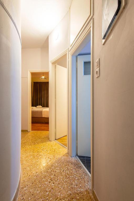 Aris123 by Smart Cozy Suites - Apartments in the heart of Athens - 5 minutes from metro - Available 24hr - Resim 28