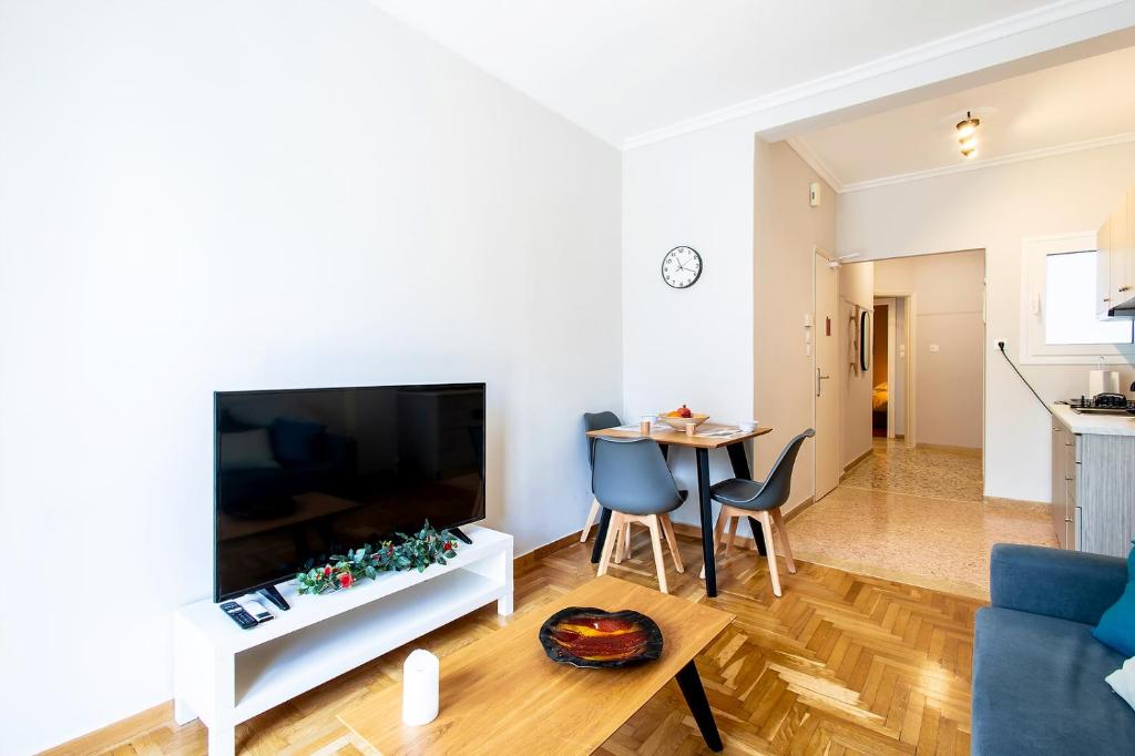 Aris123 by Smart Cozy Suites - Apartments in the heart of Athens - 5 minutes from metro - Available 24hr - Resim 32