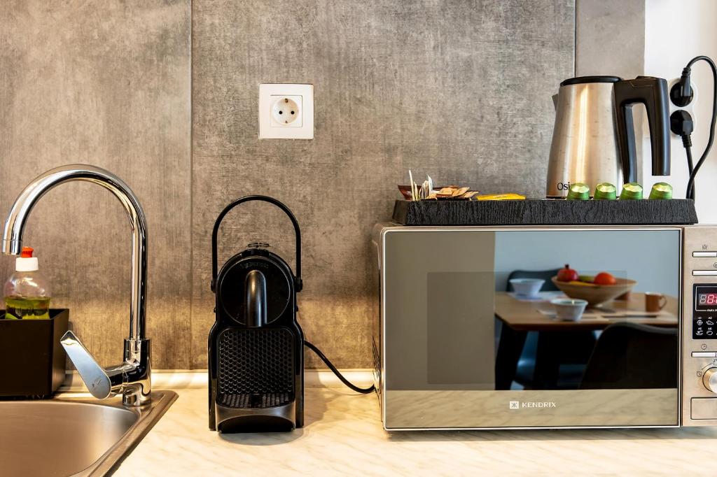 Aris123 by Smart Cozy Suites - Apartments in the heart of Athens - 5 minutes from metro - Available 24hr - Resim 36