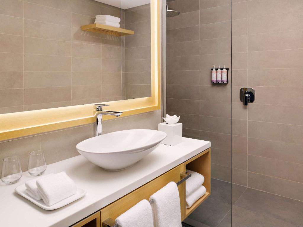 Vannituba majutusasutuses Mövenpick Resort Al Marjan Island