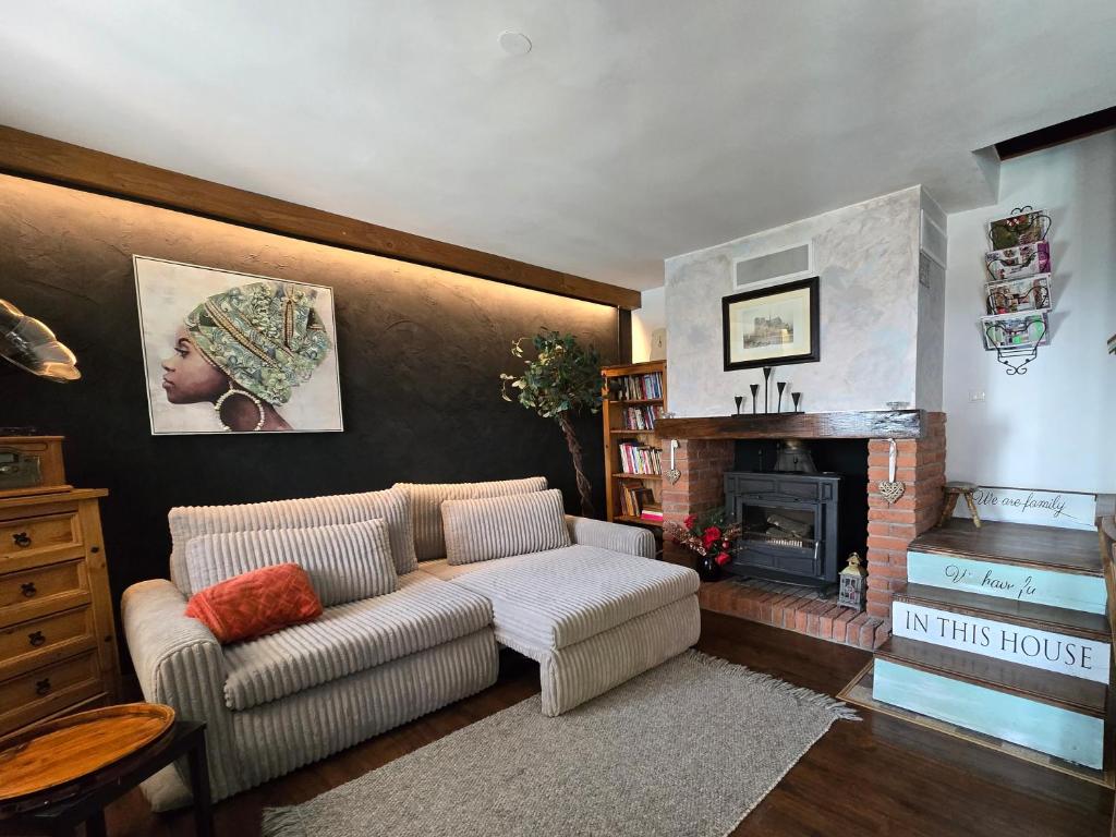Magical wellness hill house Milk and Honey - Housity