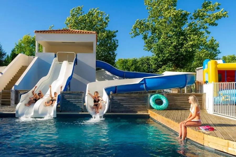 Photo de la galerie de l'établissement Camping Loyada - Aquatique Vacances, à Talmont-Saint-Hilaire