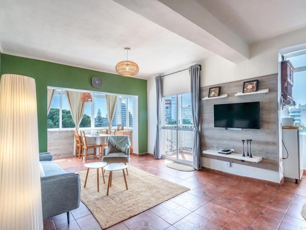 Entire well located 3 Bed Seaview Apartment Pass the Keys