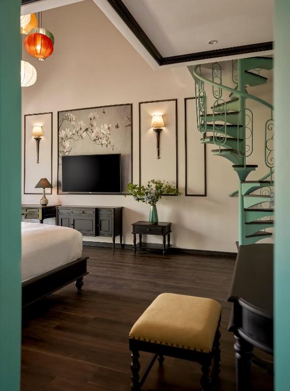 TV a/nebo společenská místnost v ubytování The An Bang Vanessa - Indochine Boutique Hotel