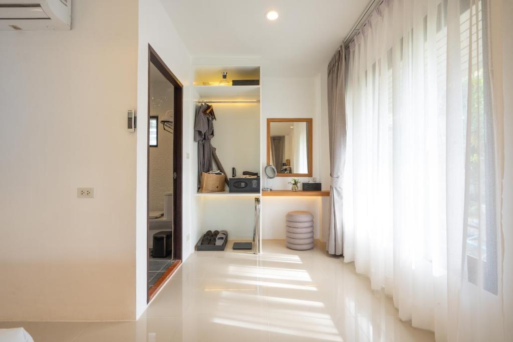 Anona Sunset Boutique - 4