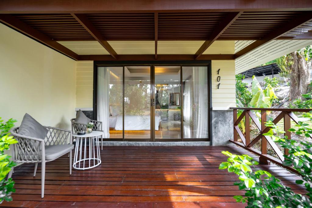 Anona Sunset Boutique - 2