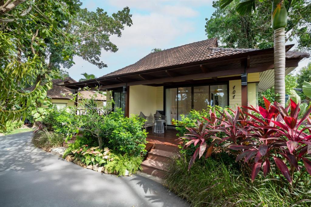 Anona Sunset Boutique - 7