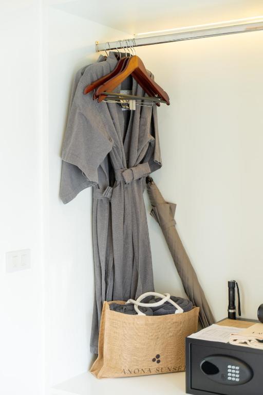 Anona Sunset Boutique - 6