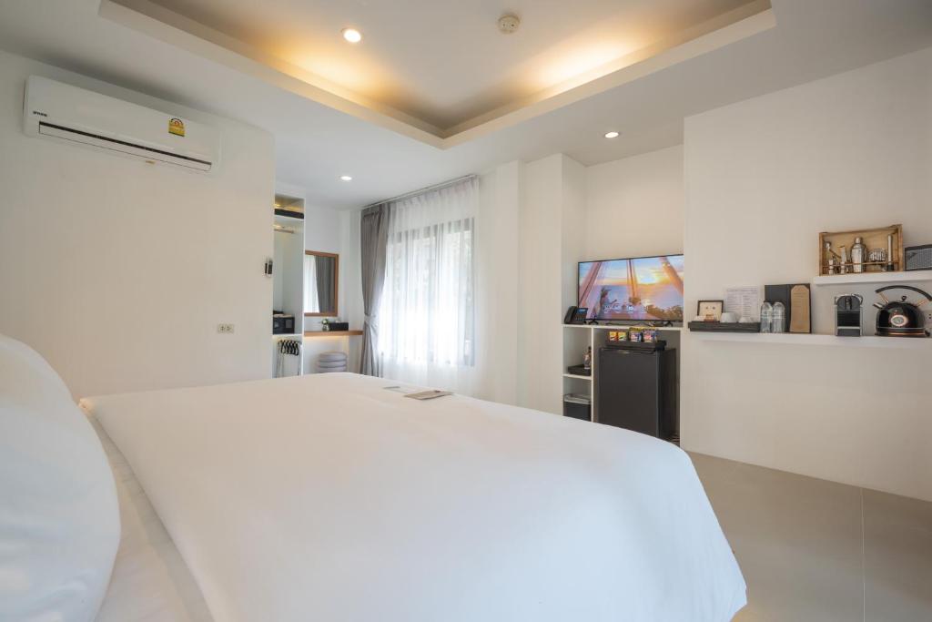 Anona Sunset Boutique - 9