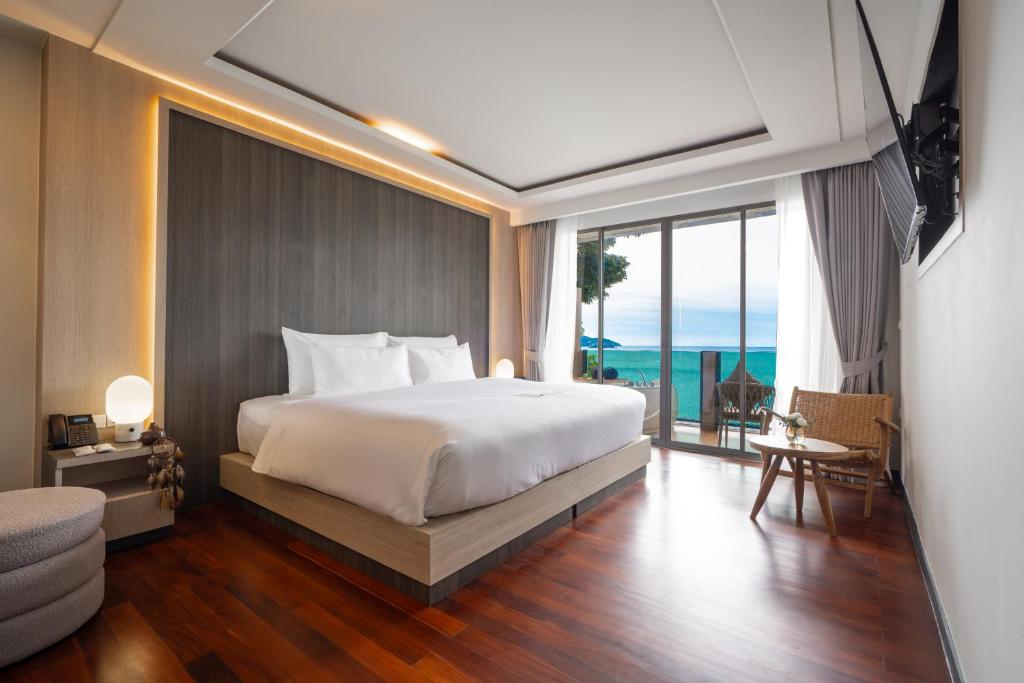 Anona Sunset Boutique - 18