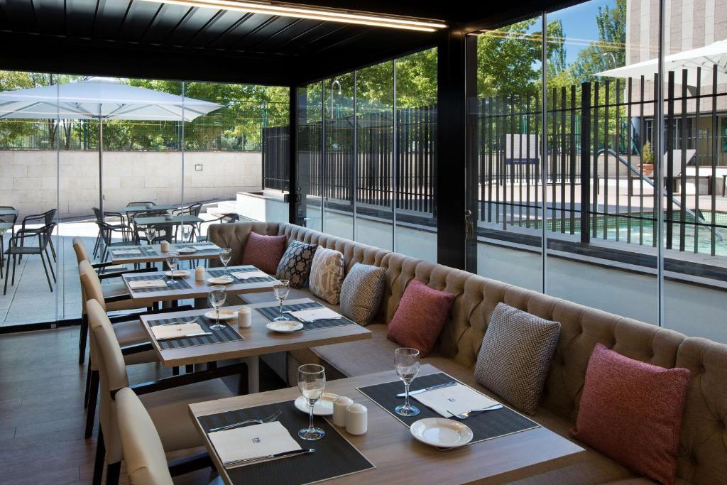 NH Barajas Airport - Resim 7