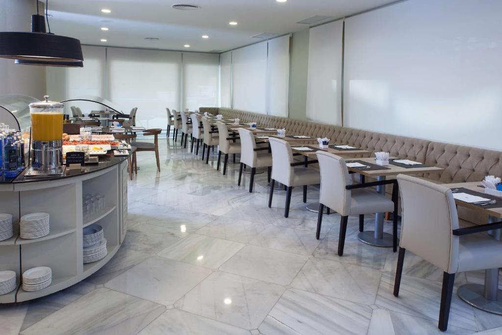 NH Barajas Airport - Resim 18