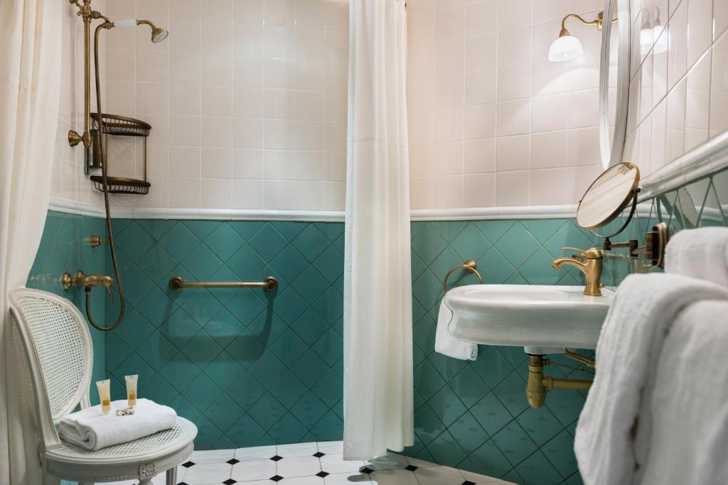 Hotel de Neuve by Happyculture - Resim 18