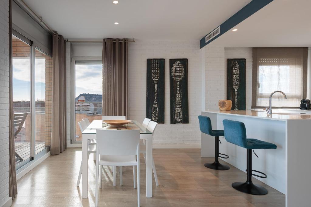 A seating area at Enjoybcn Marina Apartment
