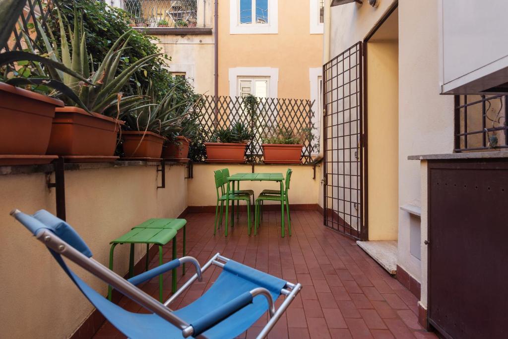 Apartment with terrace near Piazza Navona - FromHometoRome