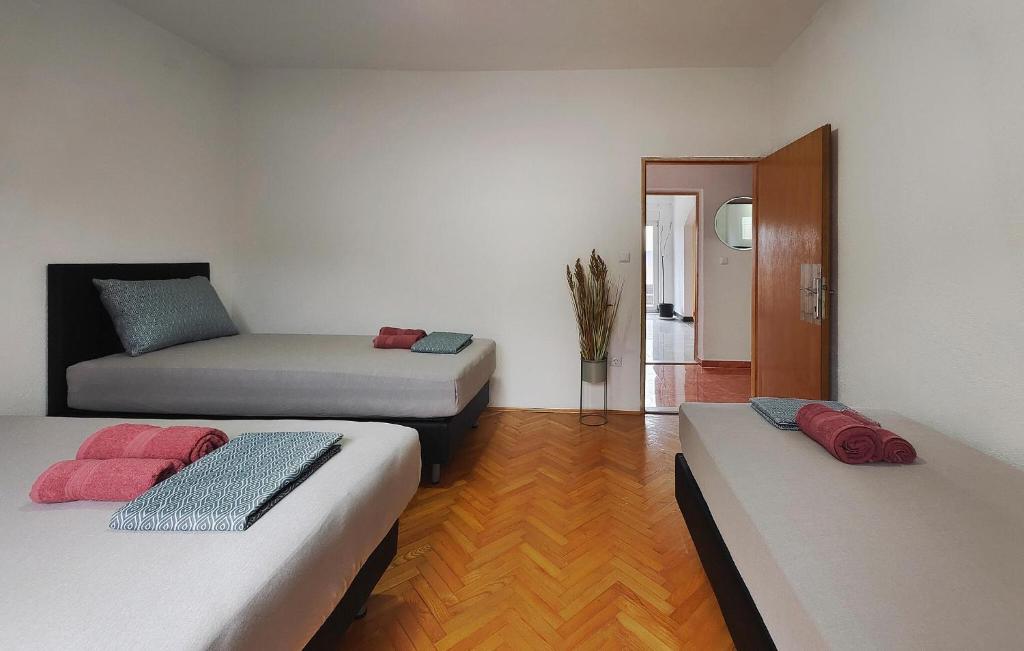 Fotografia z galérie ubytovania Apartment Kastel Gomilica With Sea View Vii v destinácii Kaštela