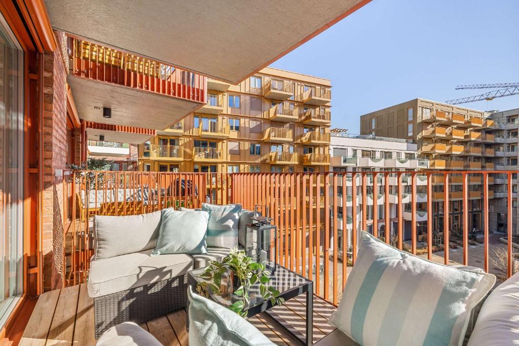 Image showcasing DINBNB Apartments l Luxury I Two Balconies I New Build I Pets Welcome ...