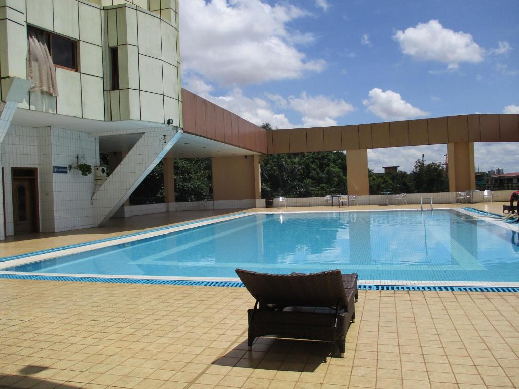 Swimming pool sa o malapit sa Imperial Royale Hotel