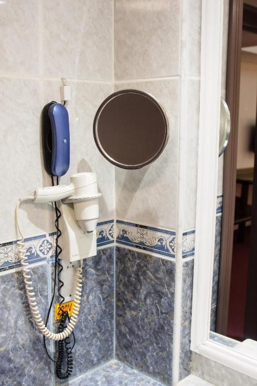 Royal by Euxin - Resim 3