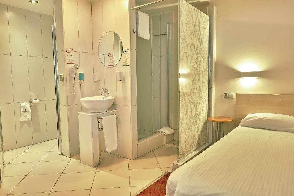 Hello Hotels Bucuresti Gara de Nord - Resim 44