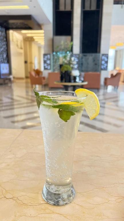 Nápoje v ubytování Landmark Darkm Hotel Makkah