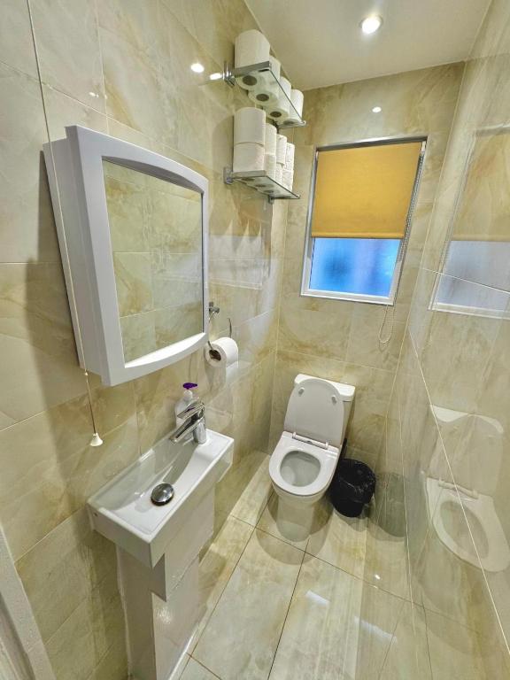 Koupelna v ubytování Denzile Hotel