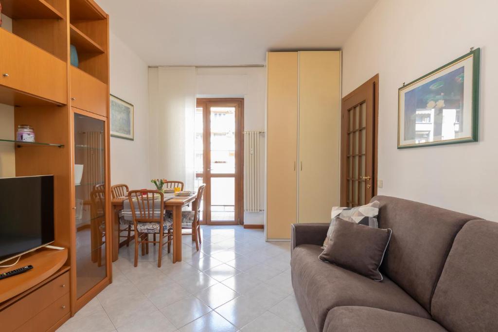 De Angeli San Siro Large two-room apartment