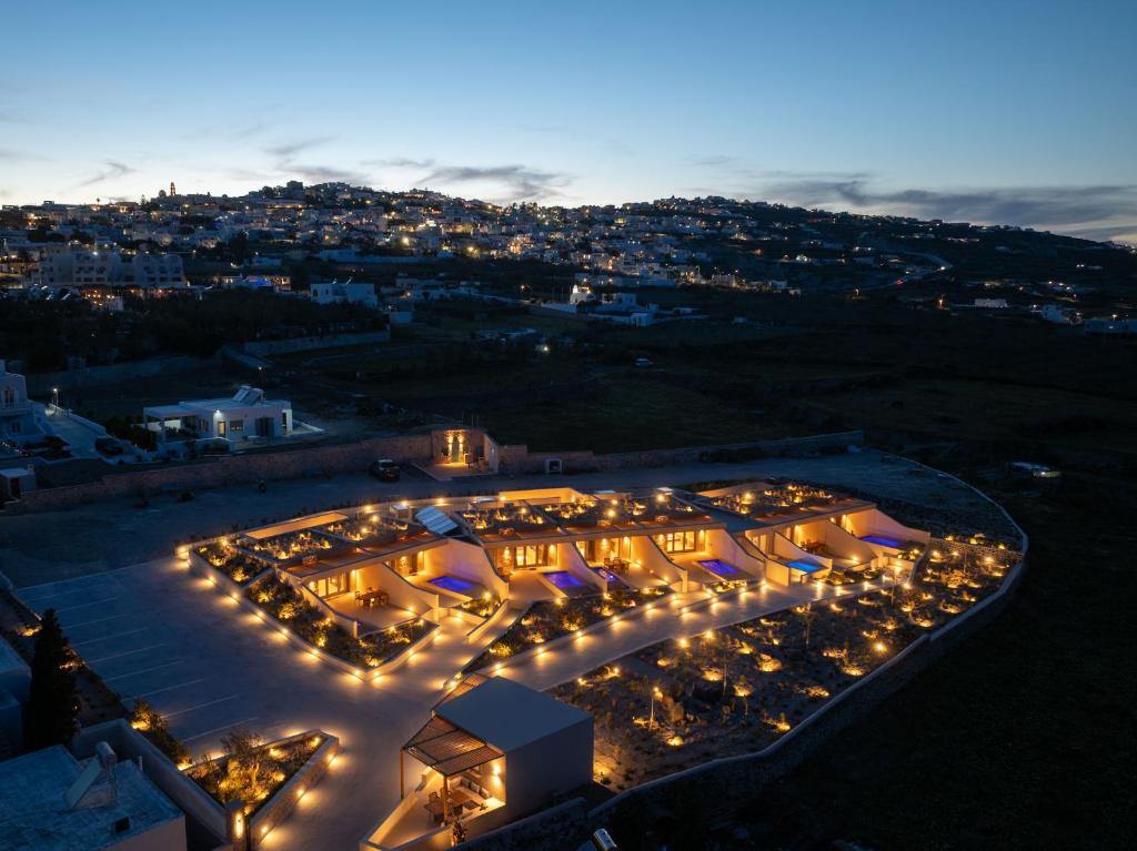 Nespecifikovaný výhled na hory nebo výhled na hory při pohledu z hotelu