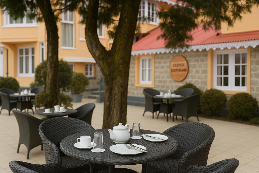 Restaurace v ubytování Summit Swiss Heritage Resort & Spa