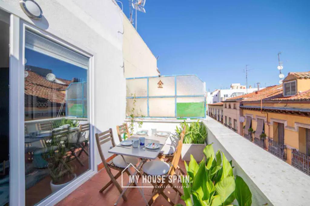 Balkón nebo terasa v ubytování MyHouseSpain - Modern penthouse close to Gran Via - Big Terrace