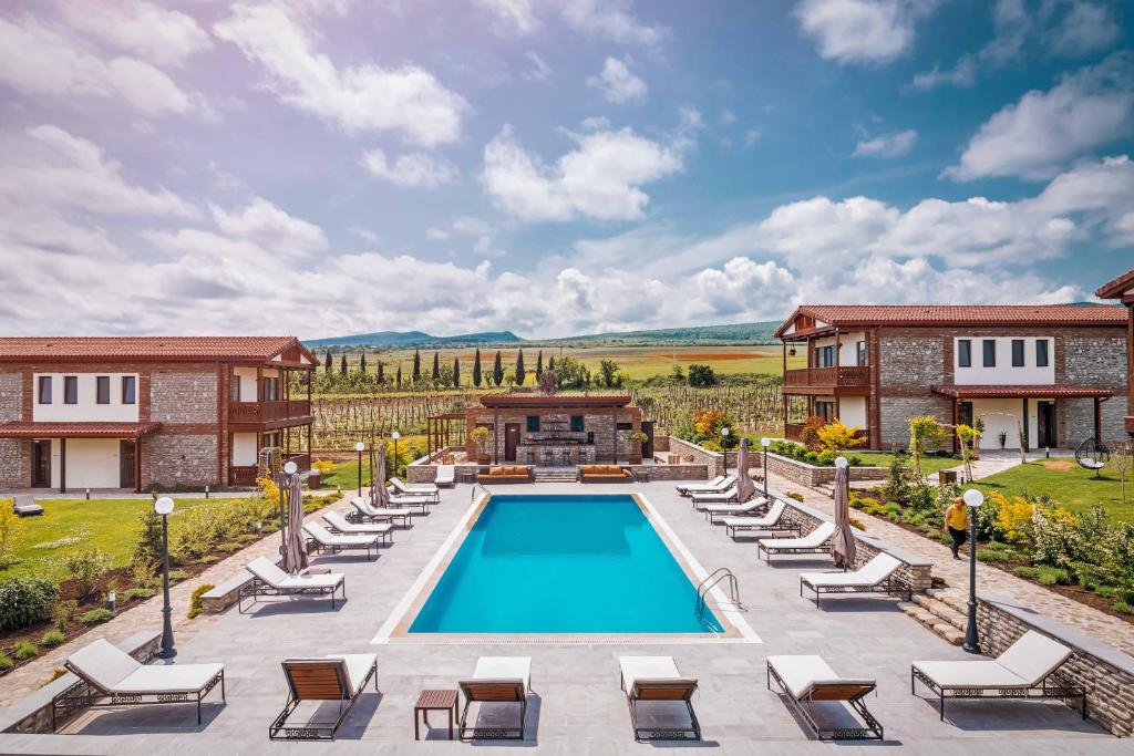 Bazén v ubytování Château Mosmieri Hotel & Winery nebo v jeho okolí