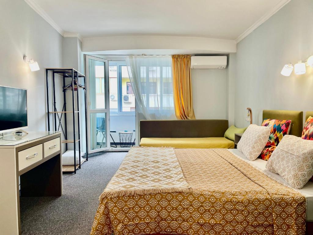 White Rose Guest Rooms - 