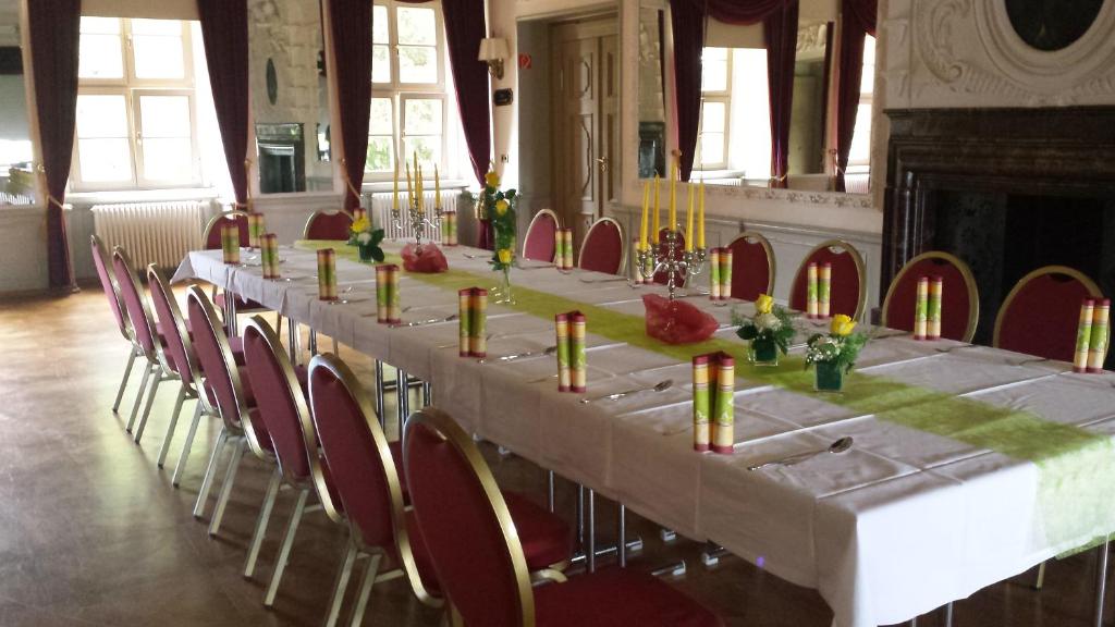 Restaurace v ubytování Stadtschloß Hecklingen***