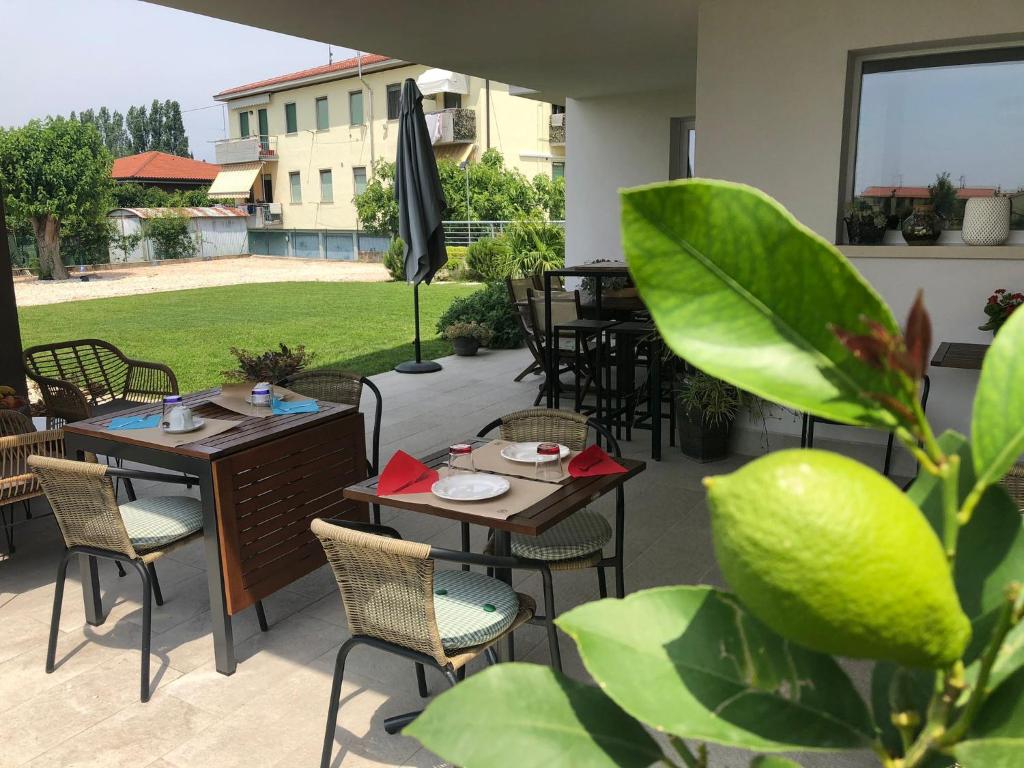 Reštaurácia alebo iné gastronomické zariadenie v ubytovaní I Broletti del Garda